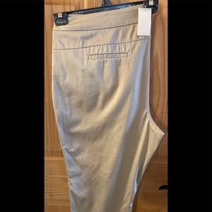 CJ Bank Women Capris 24W